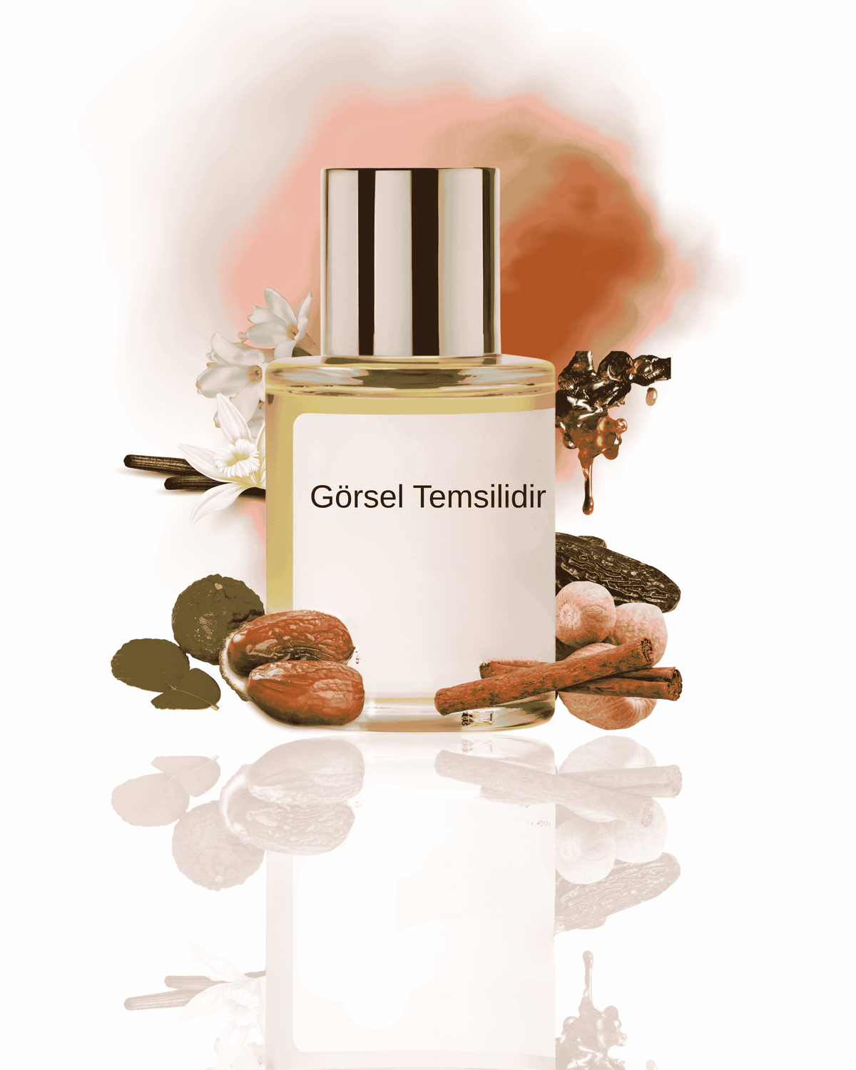 THE DOROS KAMRAHLA 016 için amber ve baharat dokularıyla hazırlanan modern koku sunumu, şişe çevresinde vanilya, tonka ve tarçın detaylı temsil görseli.
